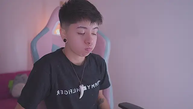 tommy blue online show from 11.25.25