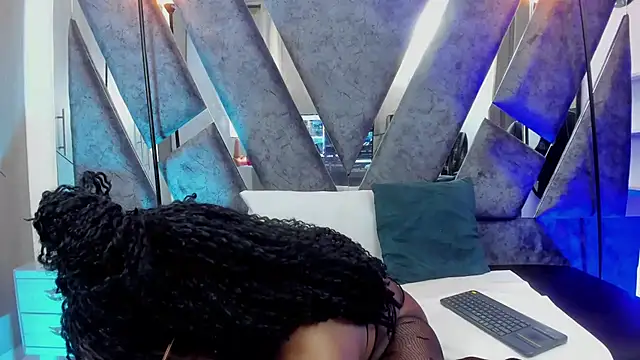 CandyMartinez  online show from 11.04.25