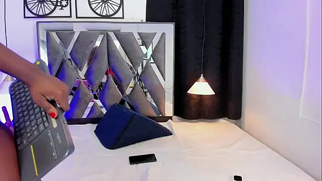 CandyMartinez  online show from 03.13.26