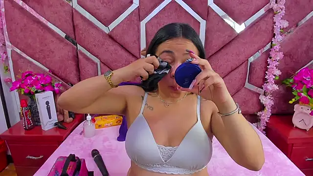  Violeta 18 online show from 10.21.25