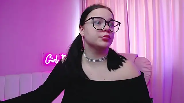 Snapshot of Eliss_Shyyo chatting on 03.04.25 Eliss Shyyo online show from 03.04.25