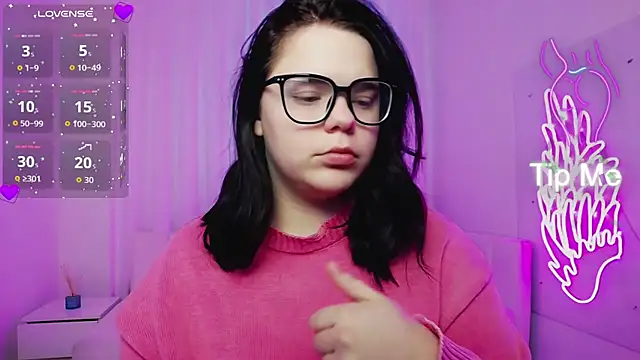 Snapshot of Eliss_Shyyo chatting on 11.25.25 Eliss Shyyo online show from 11.25.25