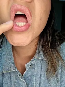 mandy-moore online show from 04.16.26