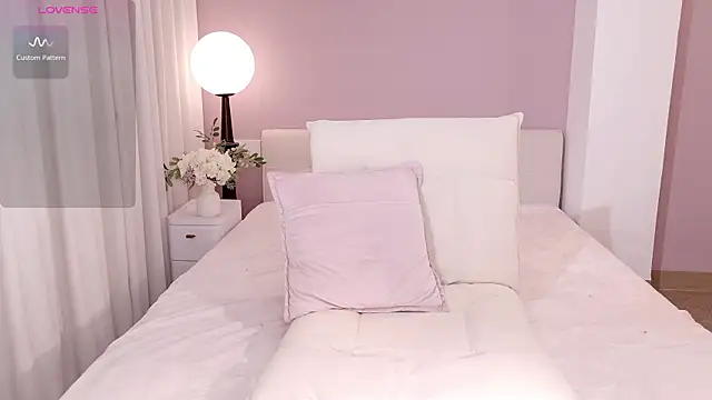 Snapshot of honey113 chatting on 04.11.26 honey113 online show from 04.11.26