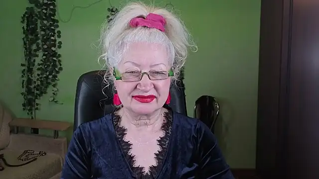 Maya Mayflower online show from 02.02.26