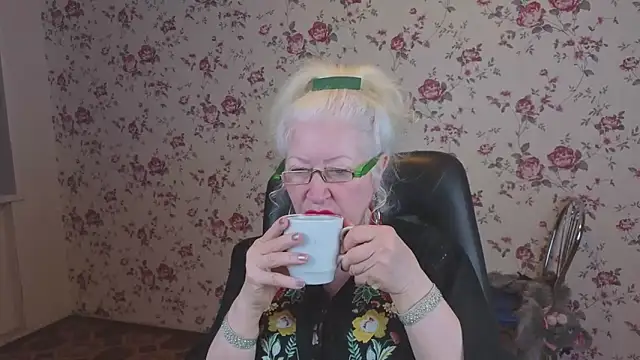 Maya Mayflower online show from 02.13.26