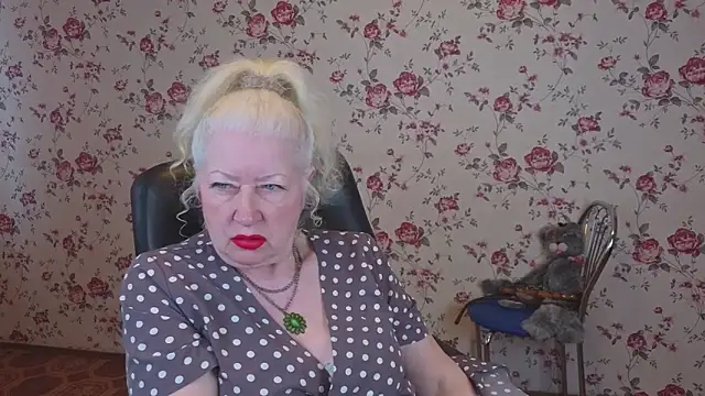 Maya Mayflower online show from 04.12.26