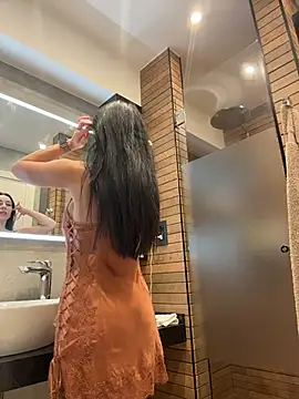 Snapshot of Vanessao1 chatting on 11.11.25 Vanessao1 online show from 11.11.25