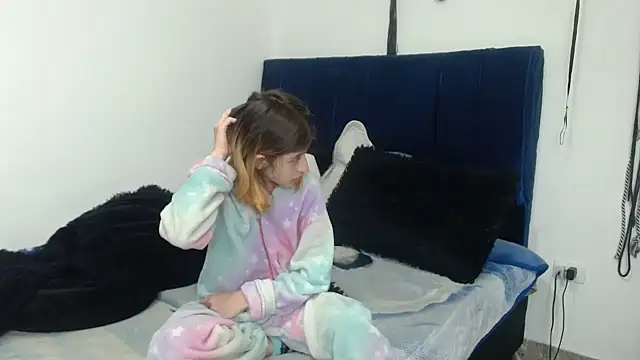 KratosAfroditacs online show from 10.21.25