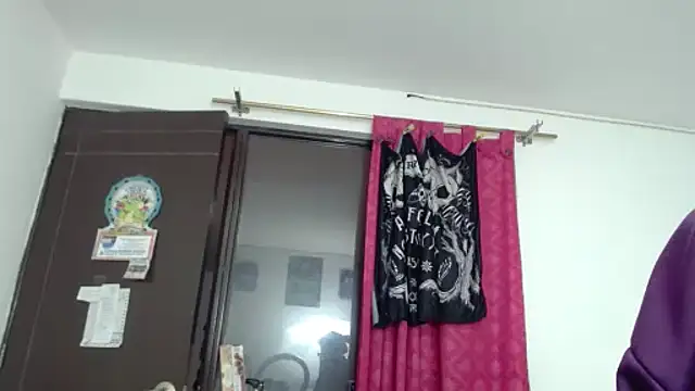 KratosAfroditacs online show from 12.18.25