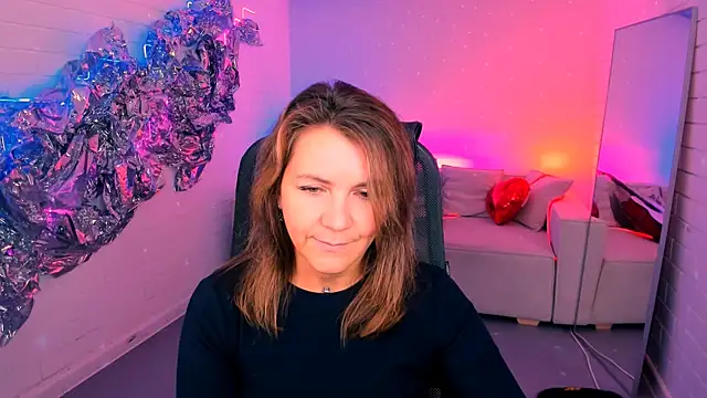 NicoleHitman online show from 10.13.25