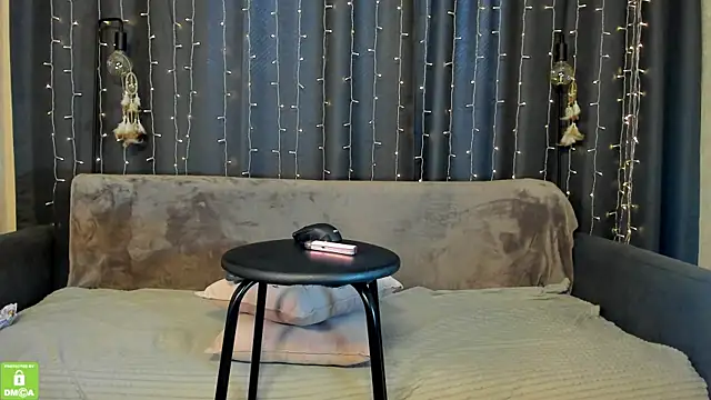 Ashley Nicks online show from 06.05.26