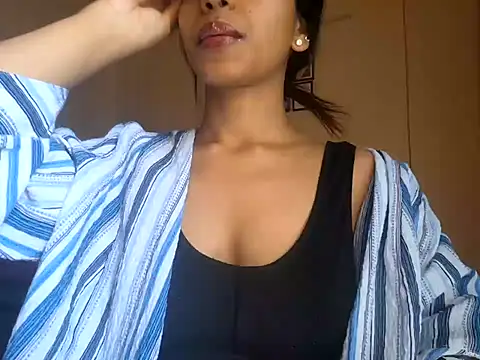 Snapshot of Queen_Ayeshaa chatting on 03.21.25 Queen Ayeshaa online show from 03.21.25