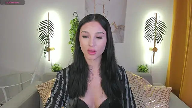 Snapshot of Erika_Flame chatting on 10.11.25 Erika Flame online show from 10.11.25