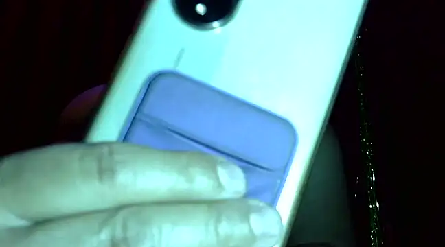 Snapshot of isis_milove chatting on 03.23.25 isis milove online show from 03.23.25