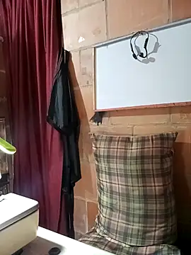 Snapshot of isis_milove chatting on 02.27.26 isis milove online show from 02.27.26