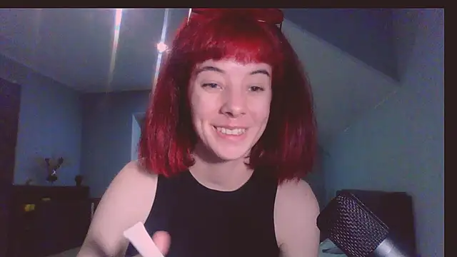 Snapshot of _Amber_Doll_ chatting on 10.18.25 Amber Doll online show from 10.18.25