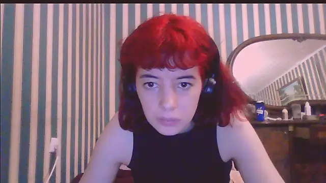 Snapshot of _Amber_Doll_ chatting on 10.22.25 Amber Doll online show from 10.22.25