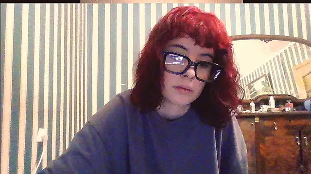 Snapshot of _Amber_Doll_ chatting on 10.22.25 Amber Doll online show from 10.22.25