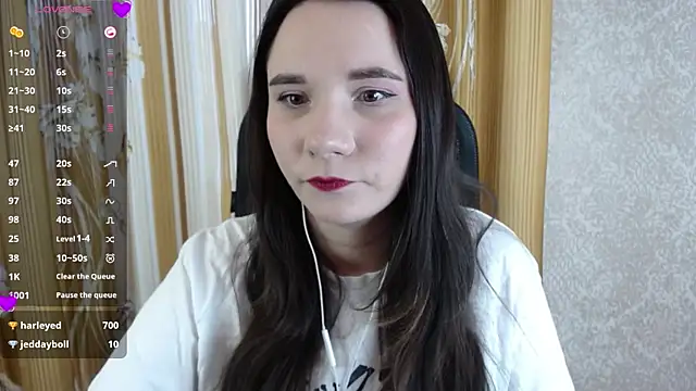 KateForLove online show from 03.13.25