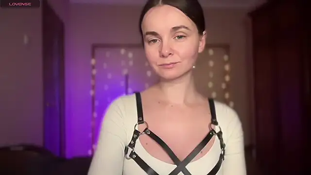 Snapshot of lanaloulou chatting on 10.15.25 lanaloulou online show from 10.15.25