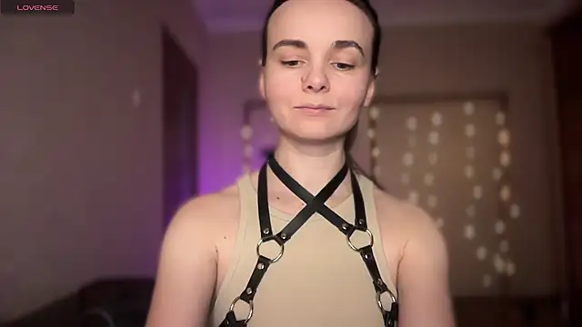 Snapshot of lanaloulou chatting on 10.16.25 lanaloulou online show from 10.16.25