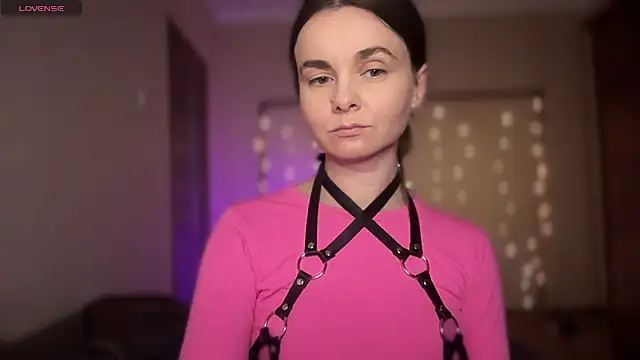 Snapshot of lanaloulou chatting on 10.21.25 lanaloulou online show from 10.21.25