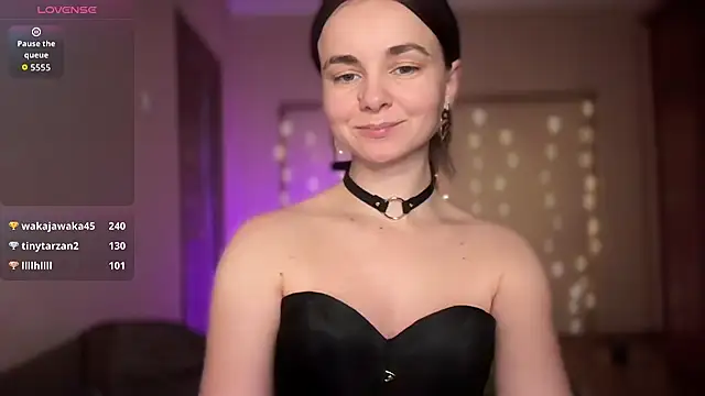 Snapshot of lanaloulou chatting on 11.01.25 lanaloulou online show from 11.01.25