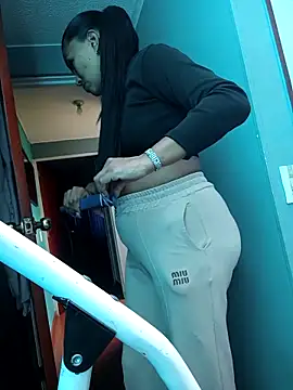 Snapshot of Ariana_Rodriguez chatting on 12.15.25 Ariana Rodriguez online show from 12.15.25