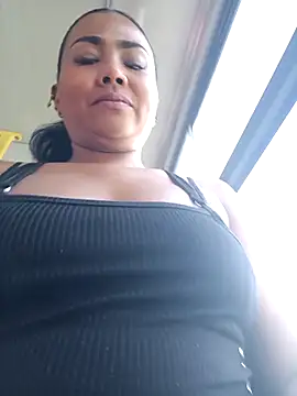 Snapshot of Ariana_Rodriguez chatting on 12.20.25 Ariana Rodriguez online show from 12.20.25