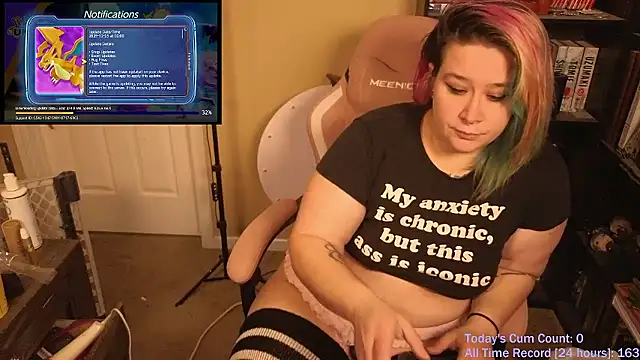 Snapshot of VioletNova chatting on 01.08.26 VioletNova online show from 01.08.26