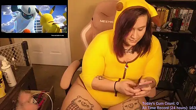 Snapshot of VioletNova chatting on 02.09.26 VioletNova online show from 02.09.26