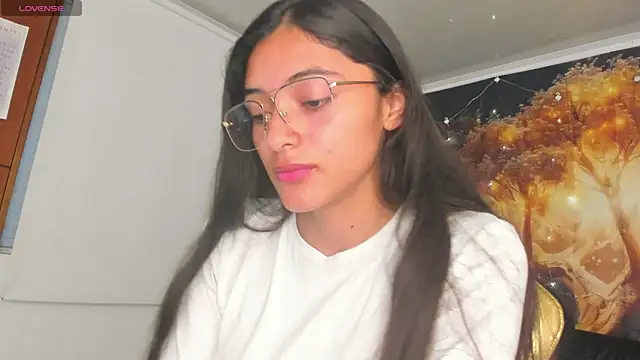 Snapshot of Valen_Person chatting on 03.04.25 Valen Person online show from 03.04.25