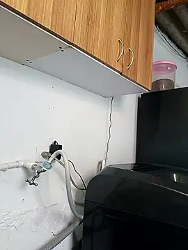 Valen Person online show from 11.19.25