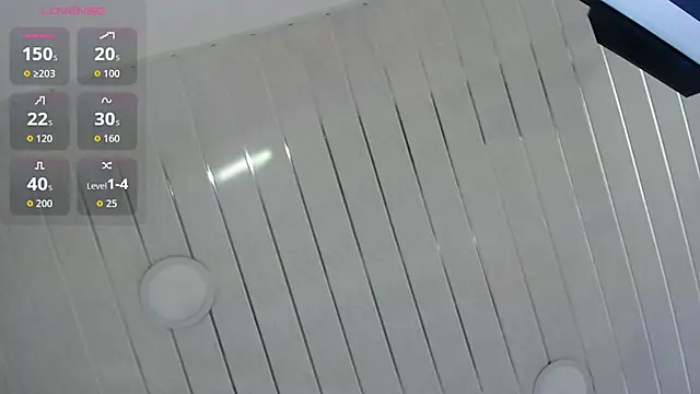 Snapshot of Cristal_Velle chatting on 09.30.25 Cristal Velle online show from 09.30.25