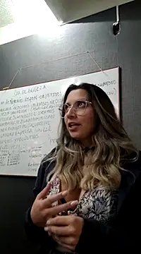 Isabella Varella online show from 03.11.25