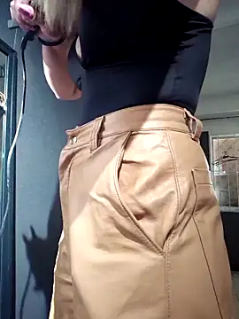 Isabella Varella online show from 09.17.25