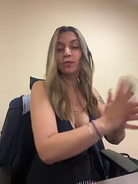 Isabella Varella online show from 03.05.26