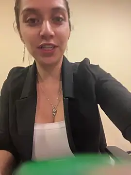 Isabella Varella online show from 03.06.26