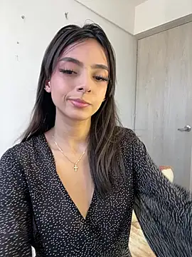 Snapshot of ZaraLuuv chatting on 02.05.26 ZaraLuuv online show from 02.05.26