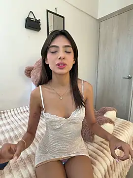 Snapshot of ZaraLuuv chatting on 03.03.26 ZaraLuuv online show from 03.03.26