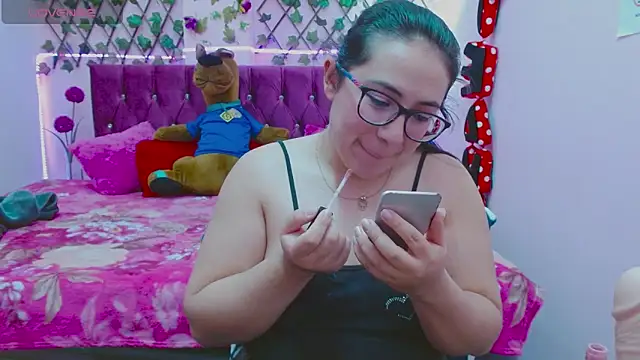 Snapshot of Anny__cute chatting on 09.17.25 Anny cute online show from 09.17.25