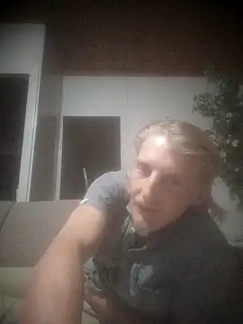 Snapshot of BlateRepulse chatting on 09.23.25 BlateRepulse online show from 09.23.25