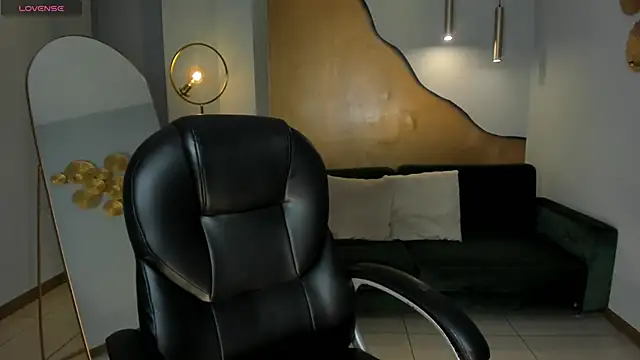 BellaClark1 online show from 10.10.25