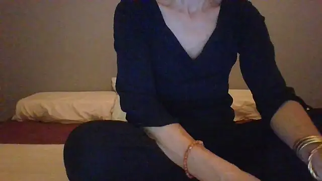 Valentinette online show from 11.29.25