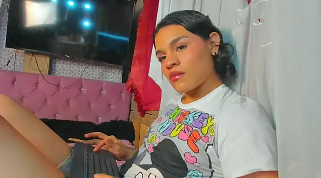 Moonroxe  online show from 03.04.25