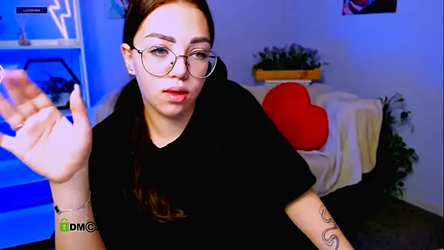 kiki swan online show from 03.17.25