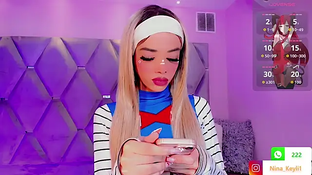 Snapshot of Nina_Keyli chatting on 10.08.25 Nina Keyli online show from 10.08.25