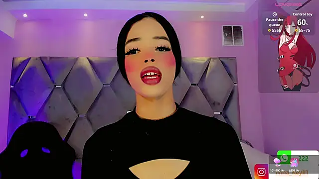 Snapshot of Nina_Keyli chatting on 10.10.25 Nina Keyli online show from 10.10.25