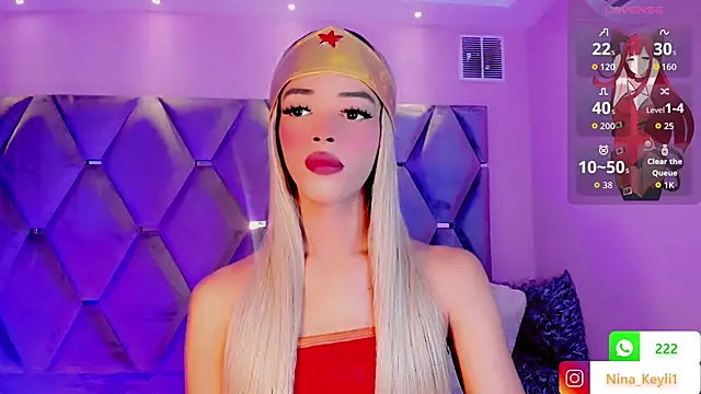 Snapshot of Nina_Keyli chatting on 10.11.25 Nina Keyli online show from 10.11.25
